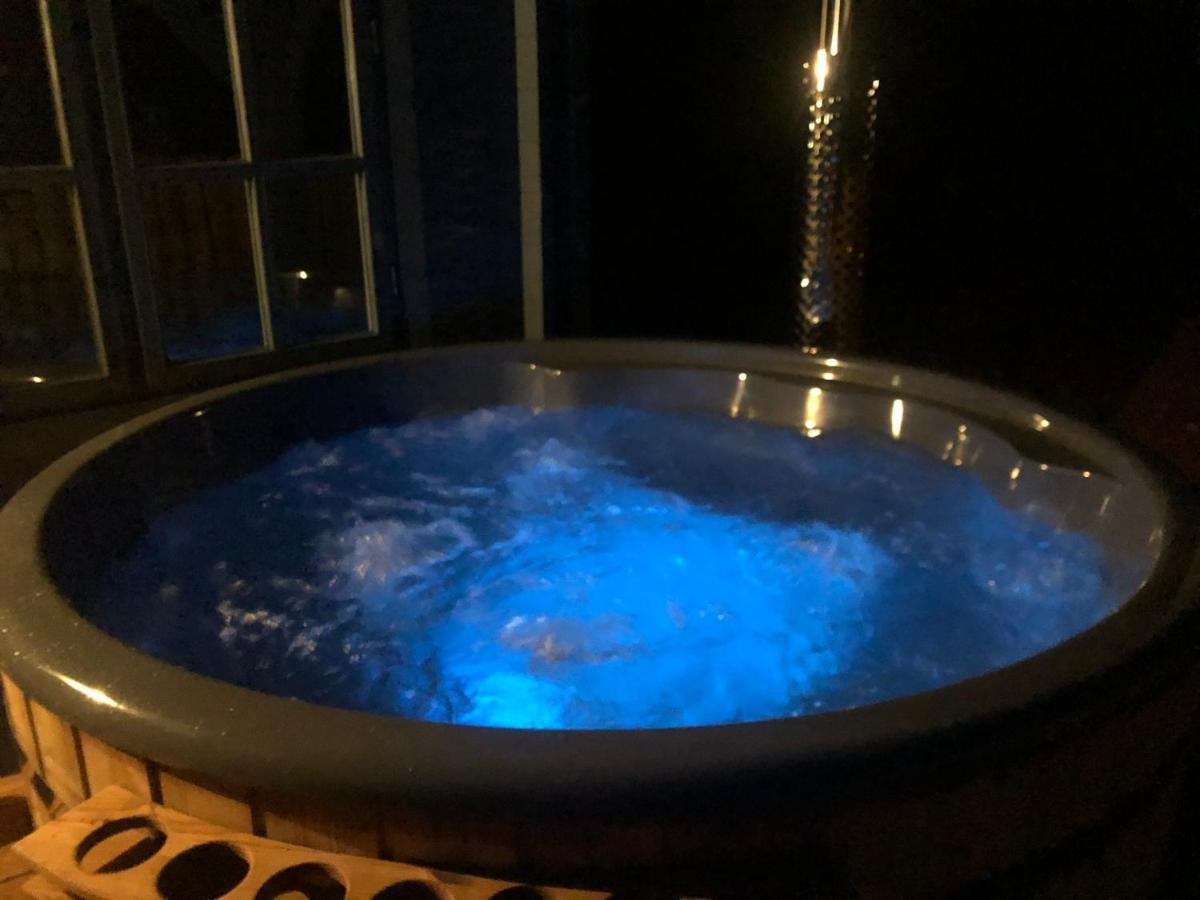 Highland Cabin - Relaxing Hot Tub Inverness Eksteriør billede